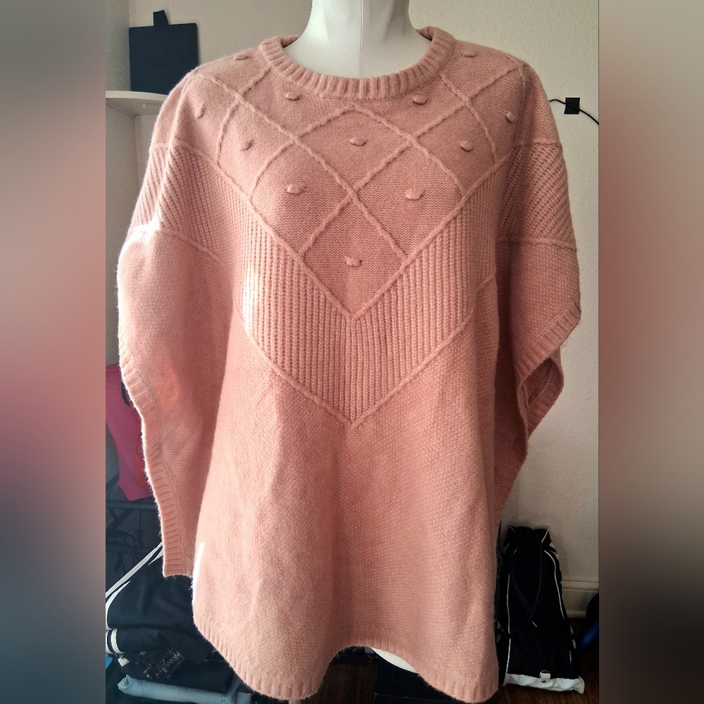 💲IT'S A SALE!! Elegant Pink Sweater💲
